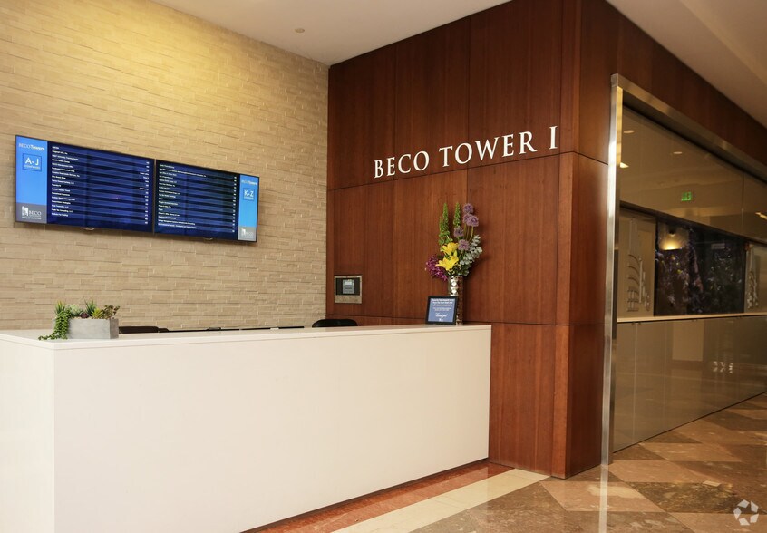 10451 Mill Run Cir, Owings Mills, MD à louer - Hall d’entrée - Image 1 de 3