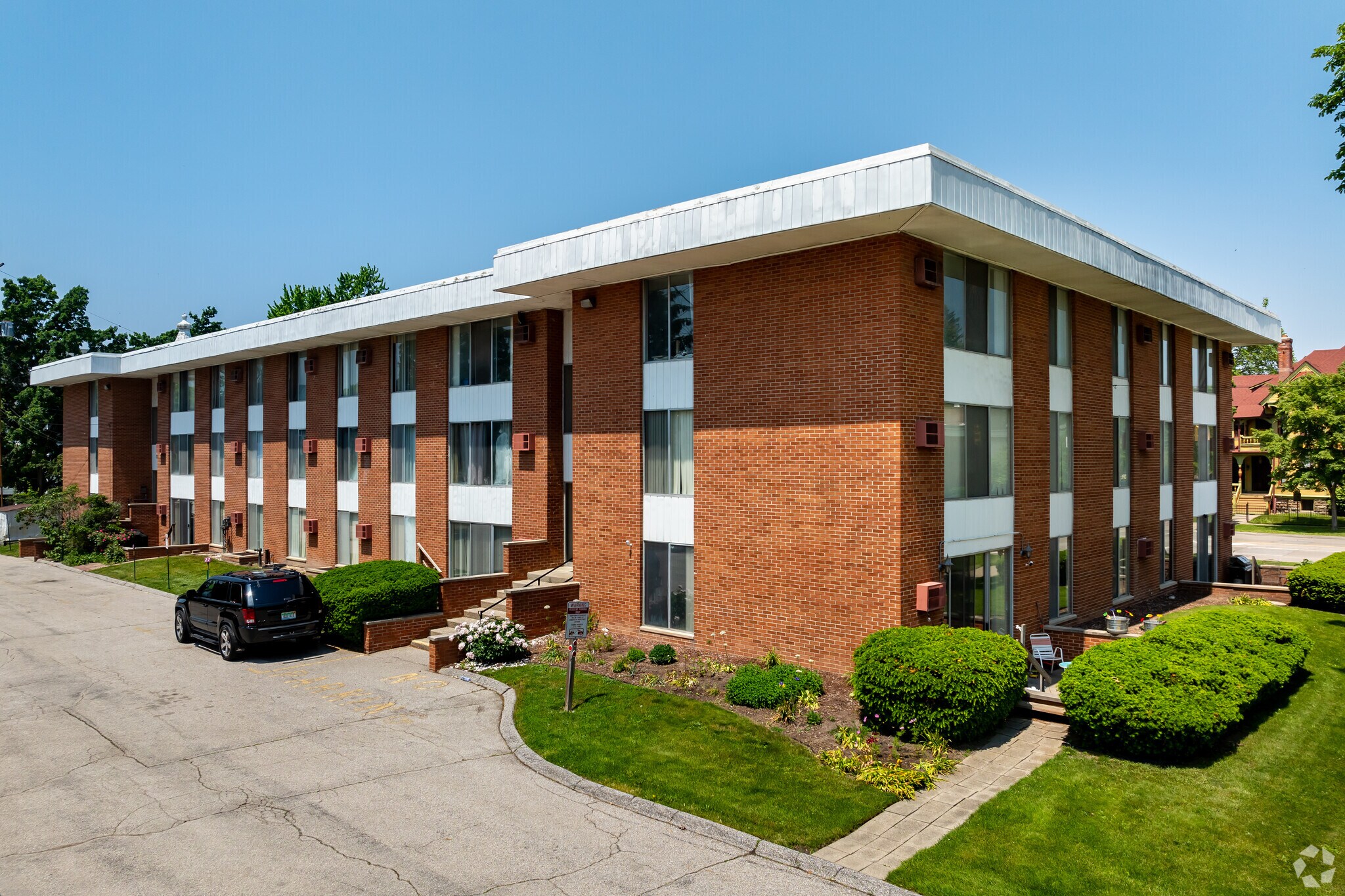 1300 Center Ave, Bay City, MI for sale Primary Photo- Image 1 of 1