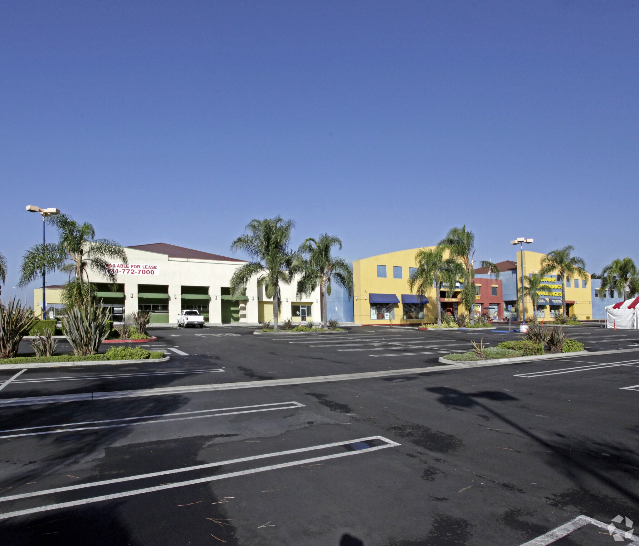 275 S Euclid St, Anaheim, CA à louer Photo du bâtiment- Image 1 de 4