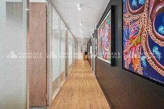 11 Rue De Grenelle, Paris for lease Interior Photo- Image 2 of 10