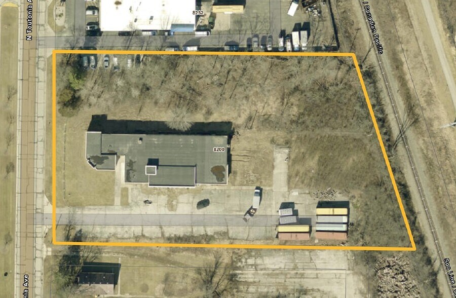 8200-8218 N Teutonia Ave, Brown Deer, WI à louer - Aérien - Image 2 de 2