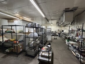 748 Donald Lee Hollowell Pky, Atlanta, GA à vendre Photo intérieure- Image 2 de 12