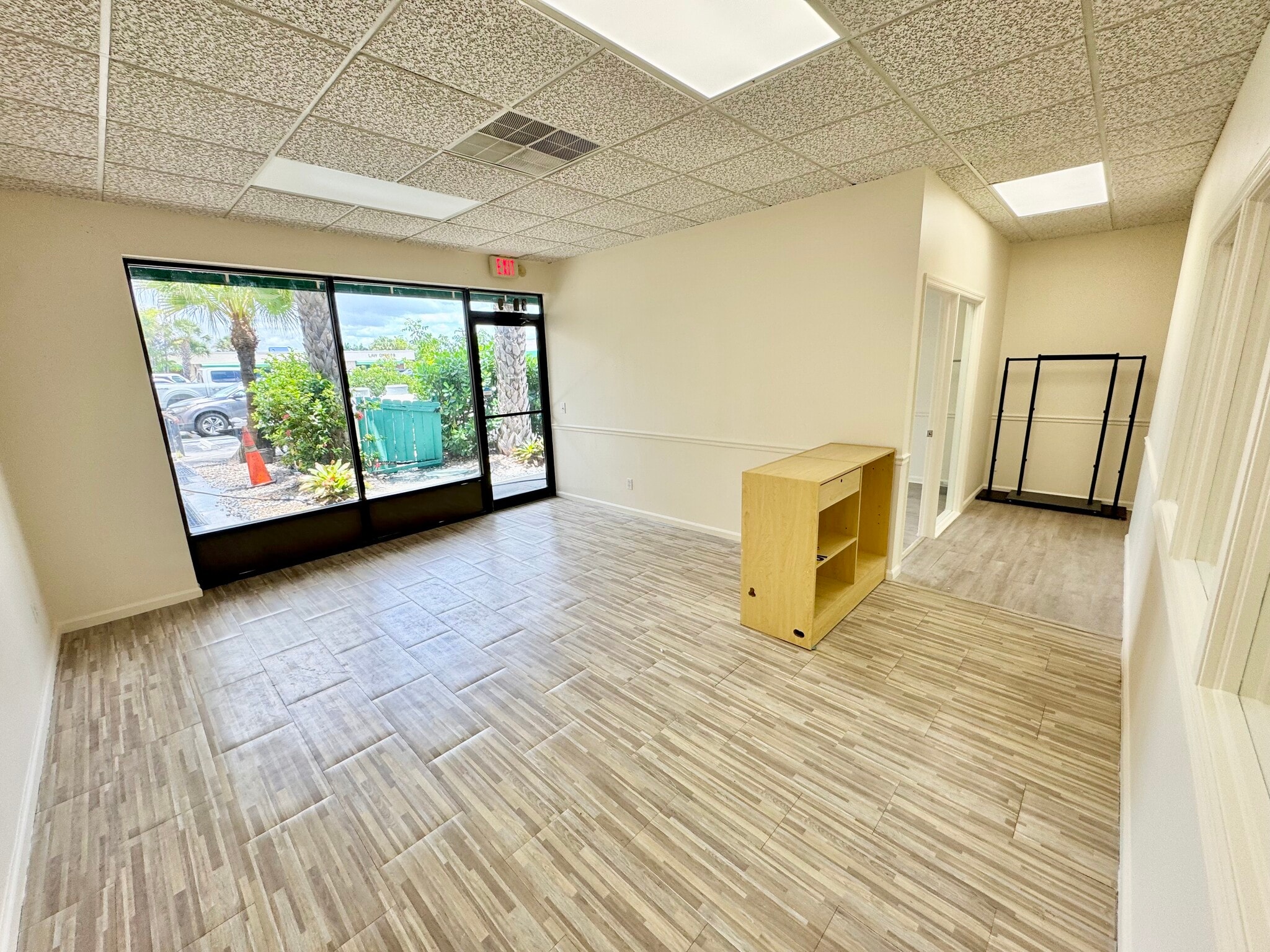 313-331 Airport Rd S, Naples, FL à louer Photo intérieure- Image 1 de 4