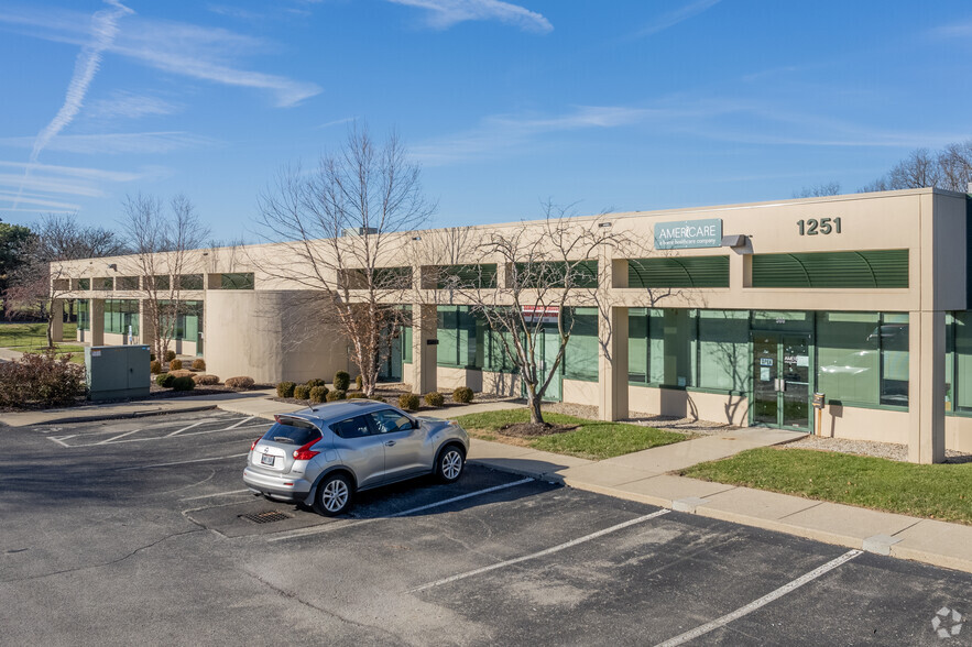 Kemper Meadows Office Park portfolio of 3 properties for sale on LoopNet.ca - Building Photo - Image 3 of 12