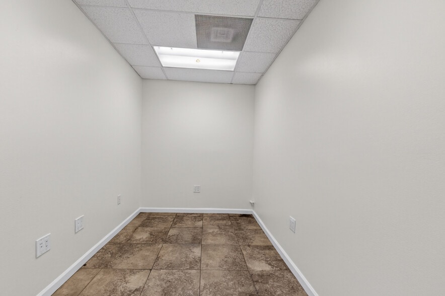 1433-1437 W El Segundo Blvd, Compton, CA for lease - Building Photo - Image 2 of 23
