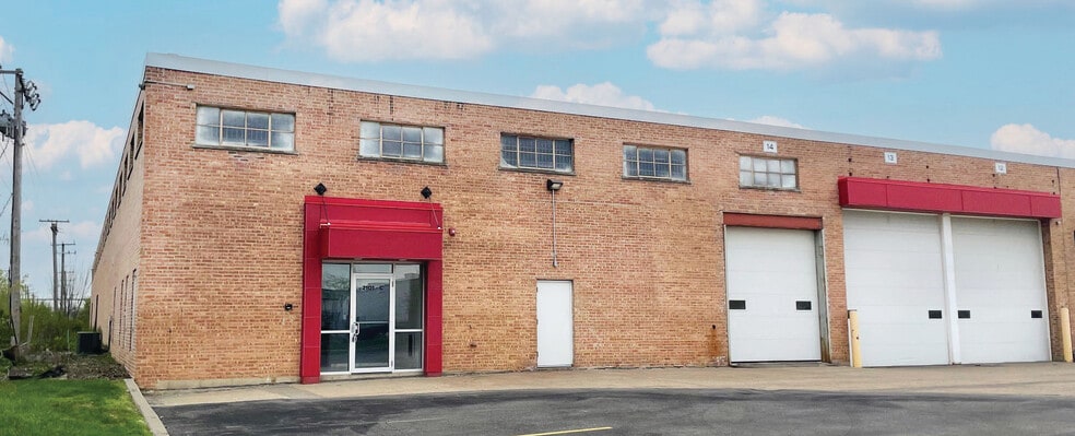2101 Arthur Ave, Elk Grove Village, IL for lease - Building Photo - Image 2 of 9