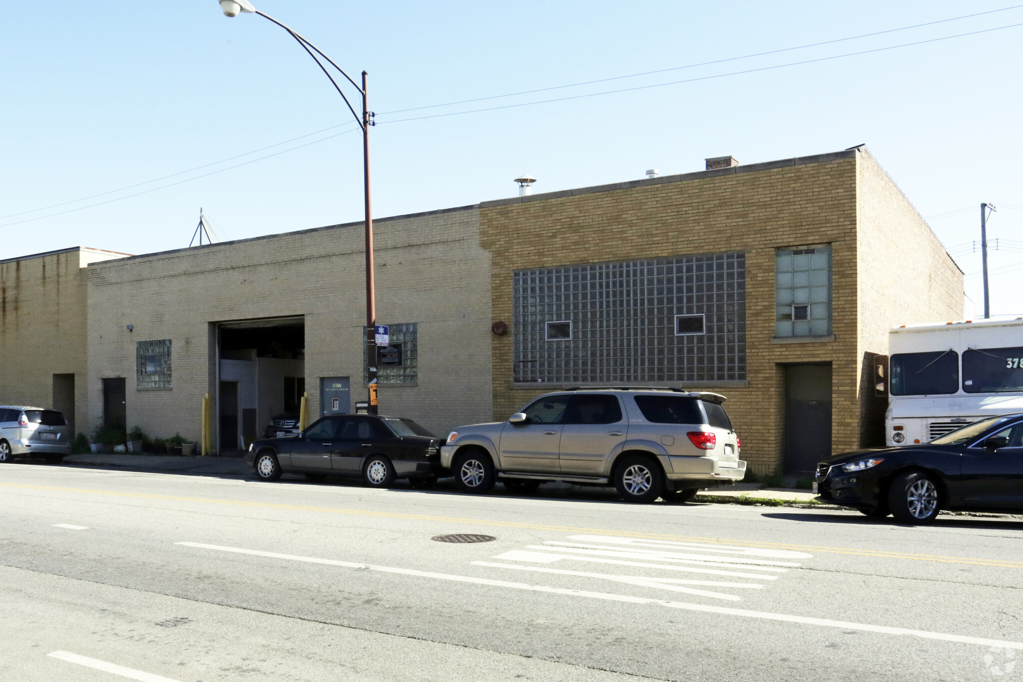 3017 N Elston Ave, Chicago, IL for lease Primary Photo- Image 1 of 12