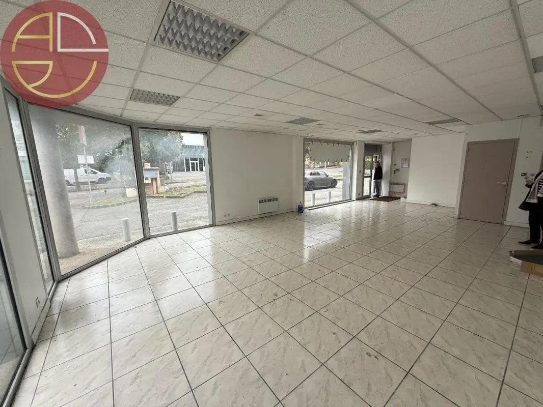 Commerce de détail dans Saint-Orens-de-Gameville à louer Photo intérieure- Image 1 de 10