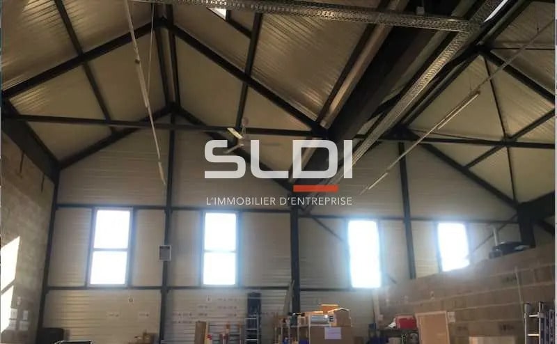 Office in Genas for lease - Interior Photo - Image 3 of 5