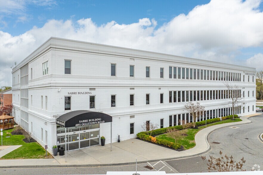 4051 Ogletown Stanton Rd, Newark, DE à louer - Photo du bâtiment - Image 1 de 8