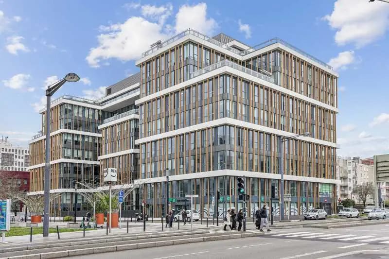 2 Avenue De La Gare, Montigny-le-Bretonneux for lease Building Photo- Image 1 of 5