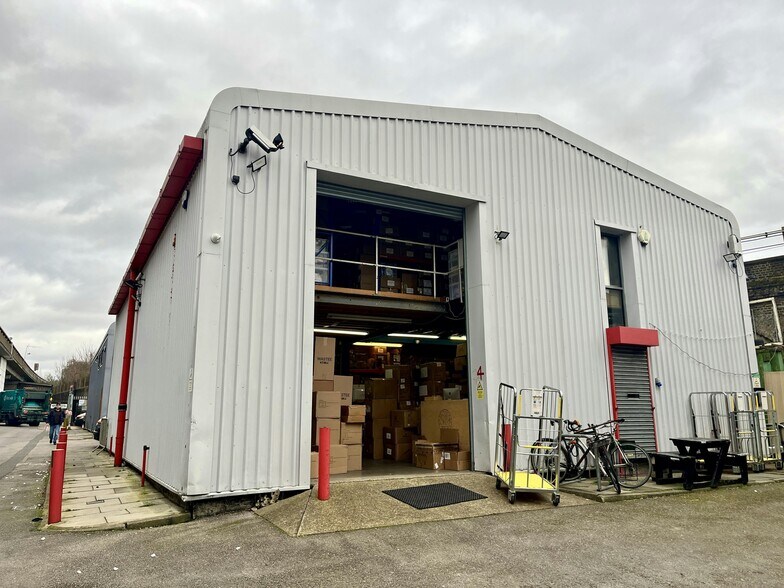 69 St Marks Rd, Londres à louer - Photo du bâtiment - Image 2 de 5