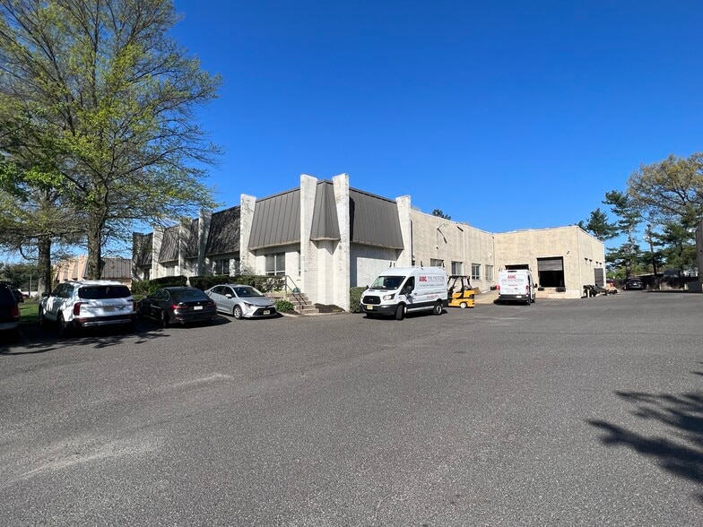 1803 Underwood Blvd, Delran, NJ à vendre - Photo du bâtiment - Image 3 de 16