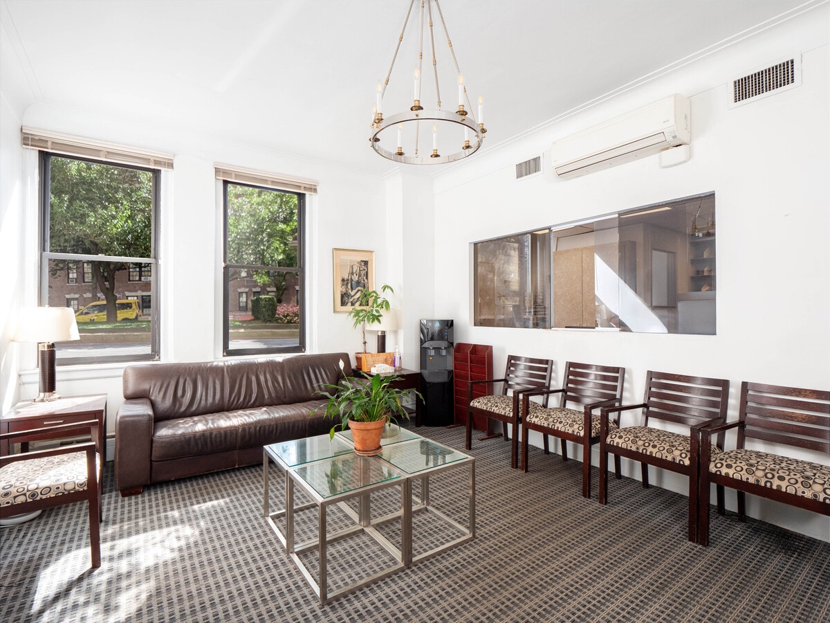 1160 Park Ave, New York, NY 10128 - Unité 1A1C -  - Photo intérieure - Image 2 of 7