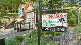 Plus de détails pour 275 N Main St, Eureka Springs, AR - Services hôteliers à vendre