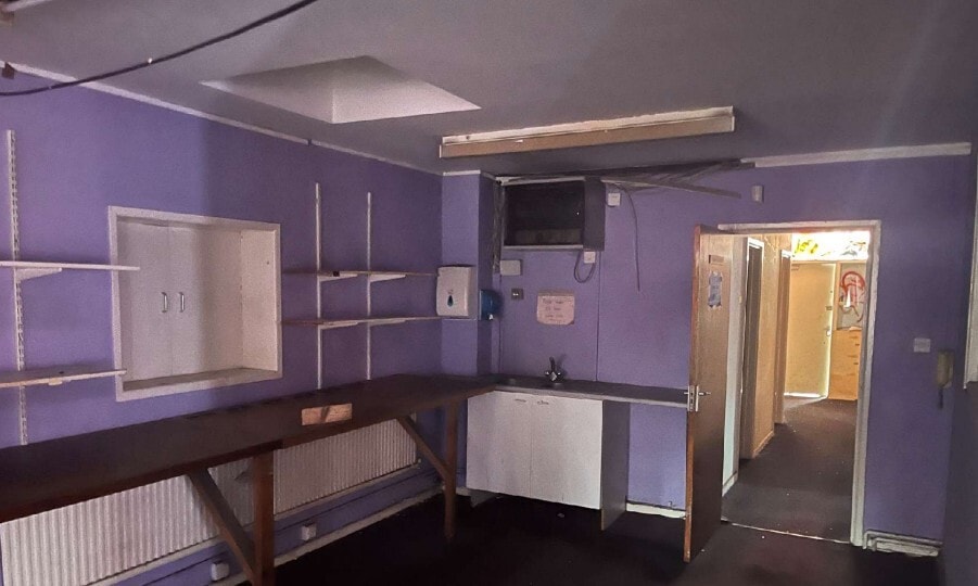 Benacre Dr, Birmingham for lease - Interior Photo - Image 2 of 3