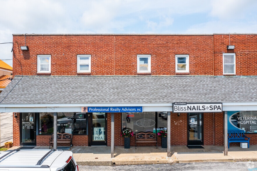 2-12 Saint Albans Ave, Newtown Square, PA for lease - Building Photo - Image 3 of 6