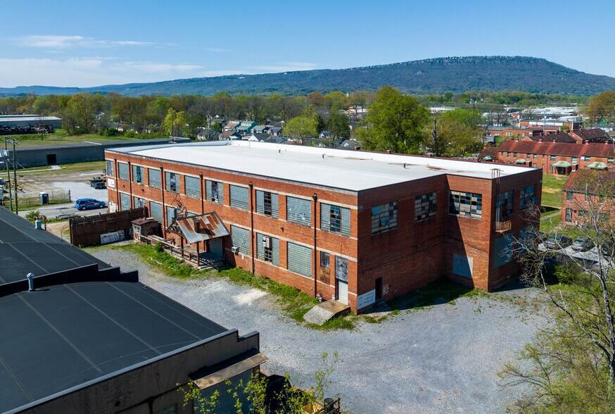 2301 E 28th St, Chattanooga, TN à louer - Photo du bâtiment - Image 3 de 35