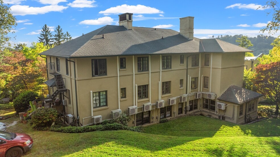 491 Kimberly Ave, Asheville, NC for sale - Building Photo - Image 2 of 6