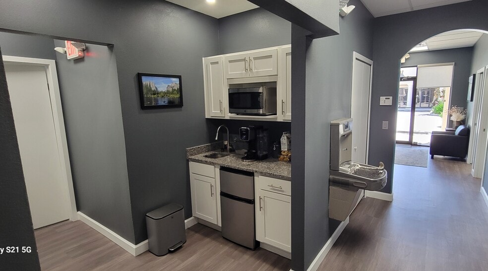 1087 Town Center Dr, Orange City, FL à louer - Photo du bâtiment - Image 3 de 10