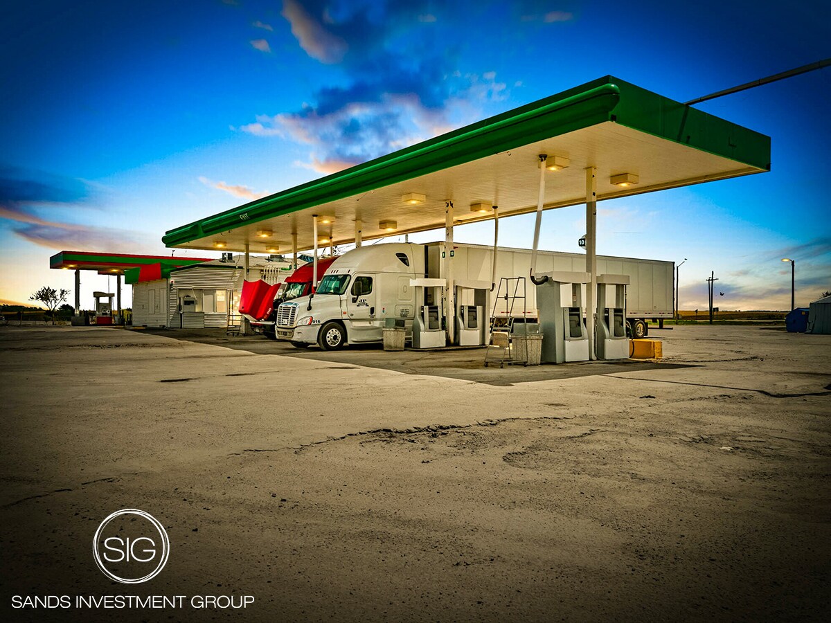 1957 Garfield Ave, West Liberty, IA à vendre Photo du bâtiment- Image 1 de 1