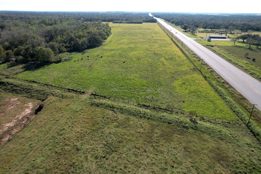 0 Hwy 35, Van Vleck, TX à vendre - Photo du bâtiment - Image 2 de 34