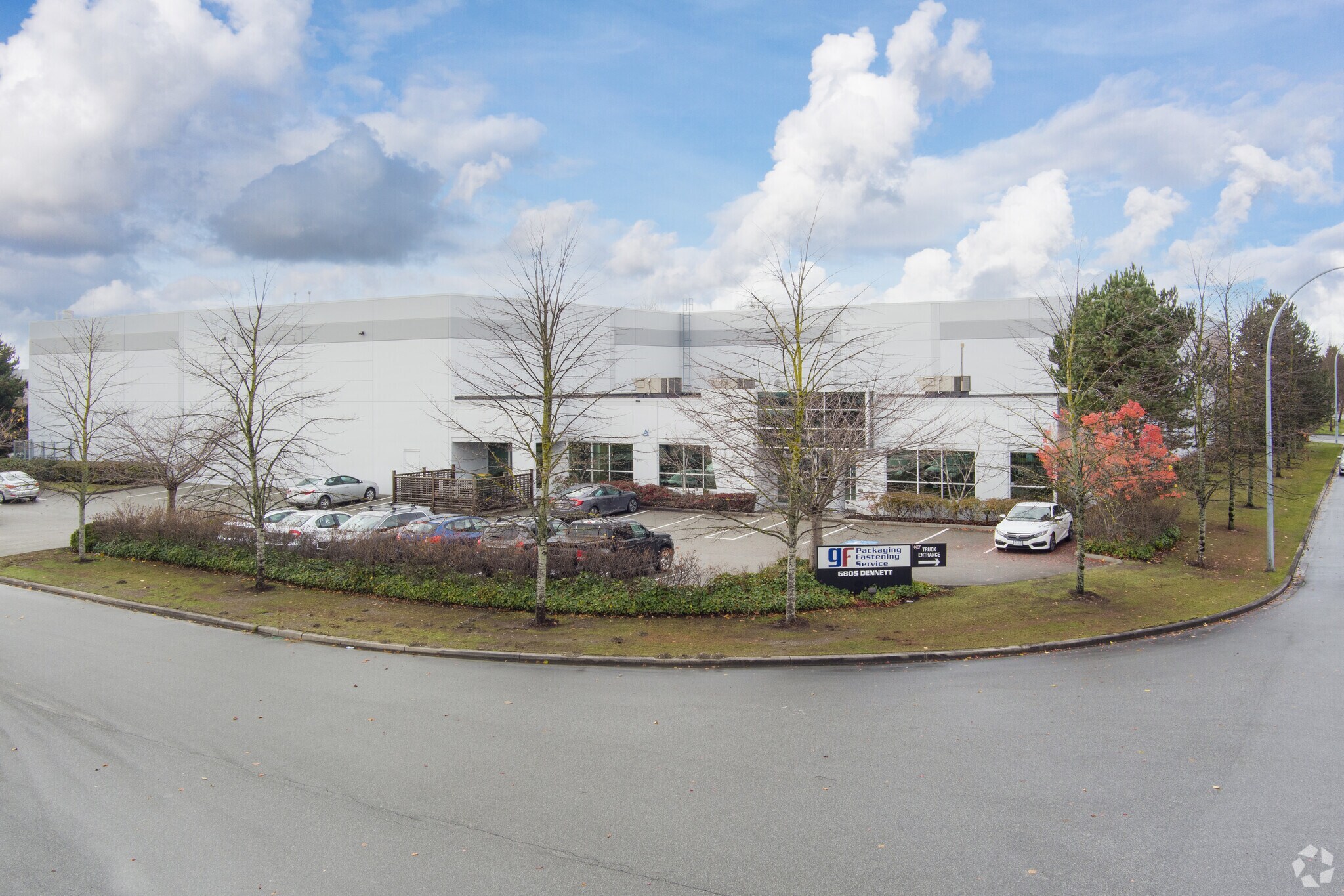 6805 Dennett Pl, Delta, BC à louer Photo principale- Image 1 de 6