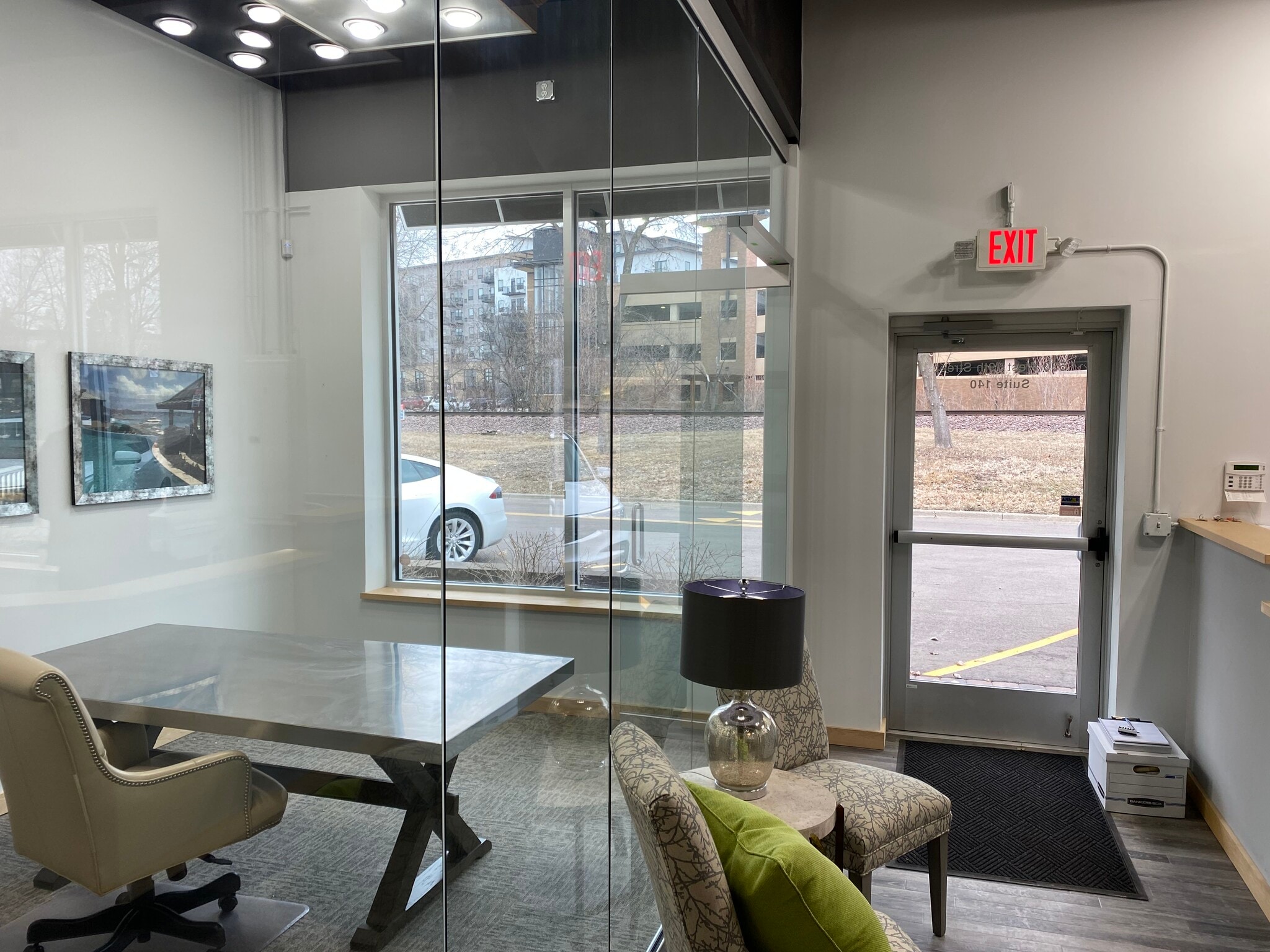 530 W 79th St W, Chanhassen, MN for lease Interior Photo- Image 1 of 10