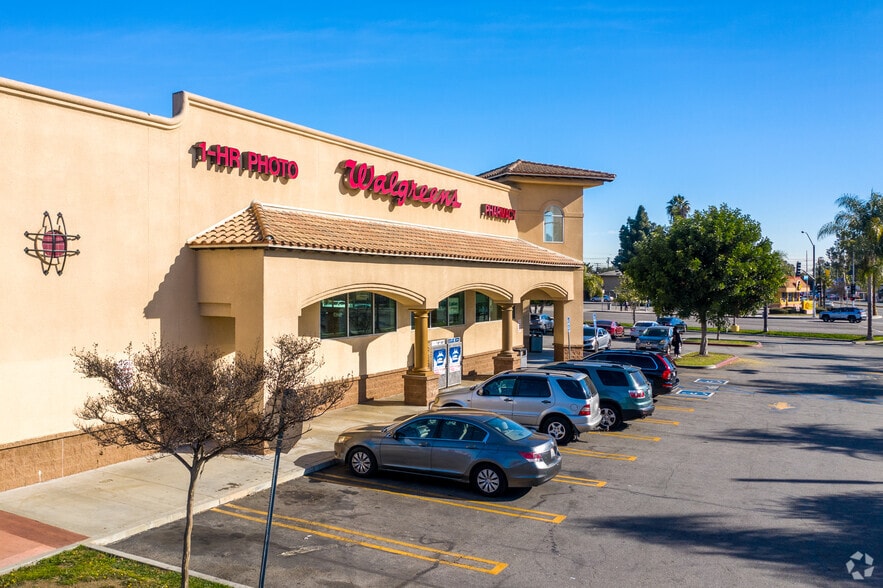 4351 E Imperial Hwy, Lynwood, CA for sale - Building Photo - Image 2 of 8