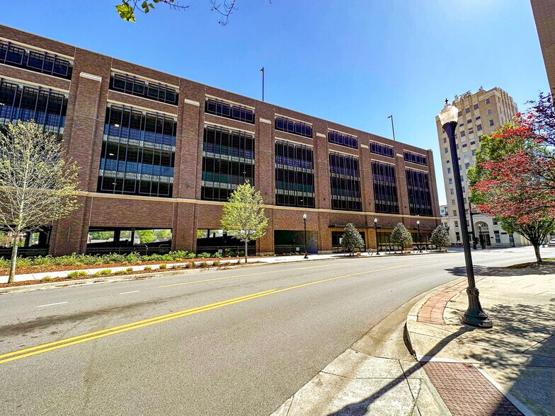 Greene St NE & Holmes Ave NE, Huntsville, AL à louer - Photo du bâtiment - Image 2 de 5