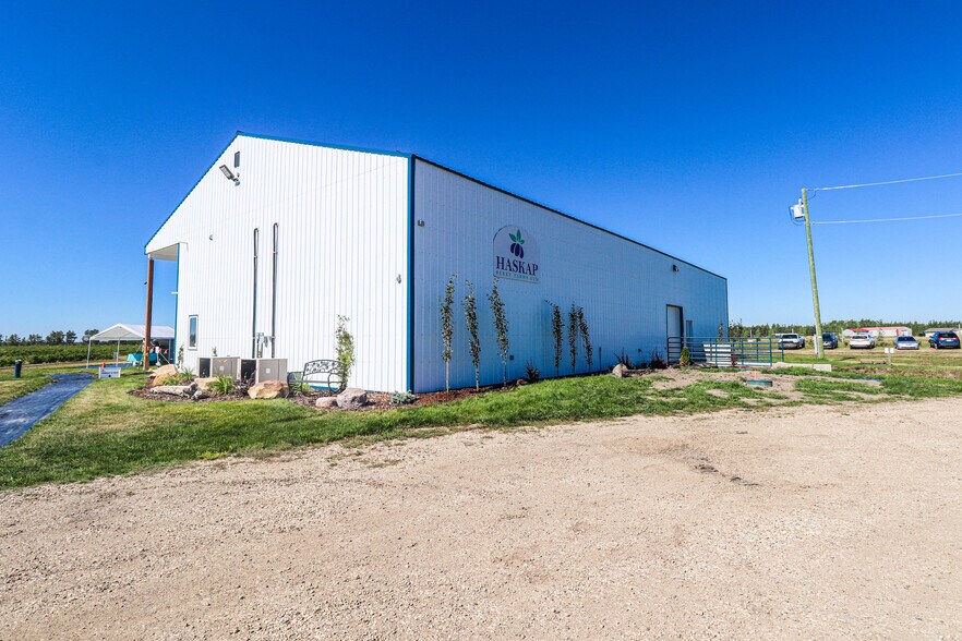 705068 82 -1, Wembley, AB à vendre - Photo du bâtiment - Image 3 de 55
