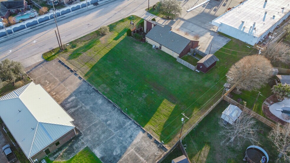 1810 25th Ave N, Texas City, TX à vendre - Photo du bâtiment - Image 3 de 21