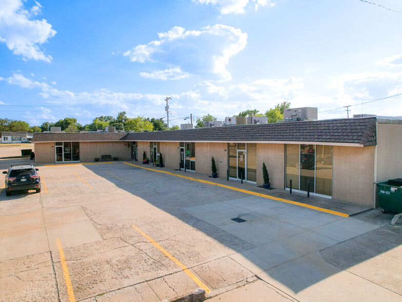 1714-1722 N 4th St, Ponca City, OK for sale - Building Photo - Image 3 of 18