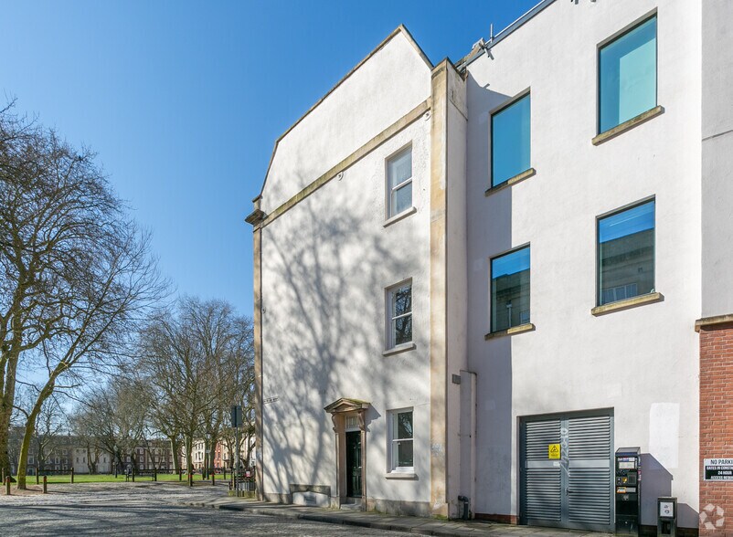 69-73 Queen Sq, Bristol à louer - Photo du bâtiment - Image 3 de 6
