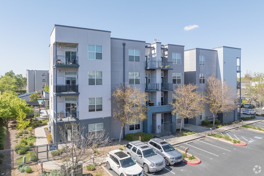 6400 Folsom Blvd, Sacramento, CA à vendre - Photo du bâtiment - Image 2 de 20