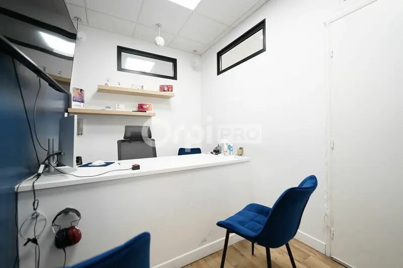 Office in Caluire-et-Cuire for lease - Interior Photo - Image 3 of 6