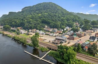 115 N Shore Dr, Fountain City, WI - Aérien  Vue de la carte