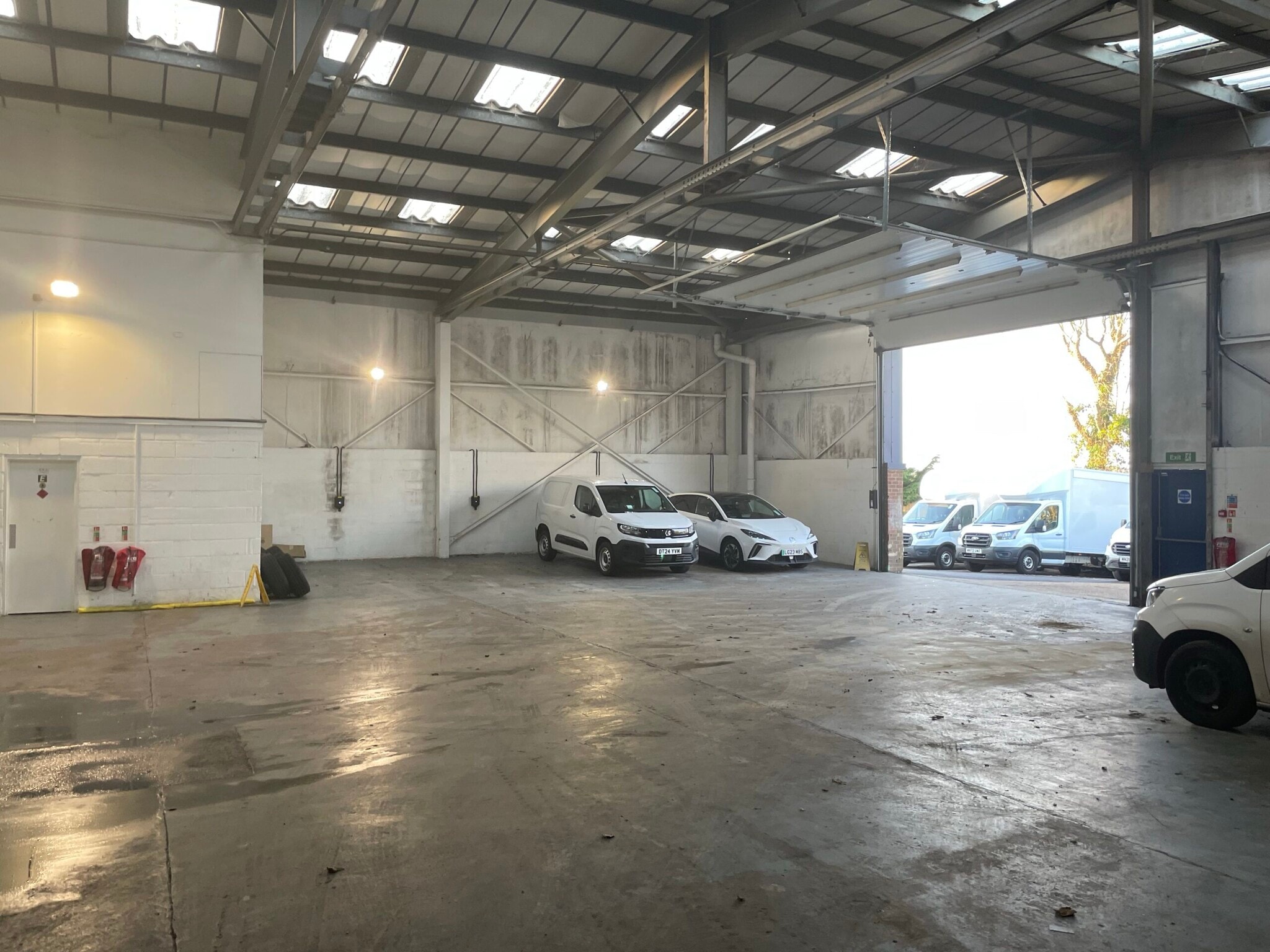 Military Rd, Fareham for lease Interior Photo- Image 1 of 3