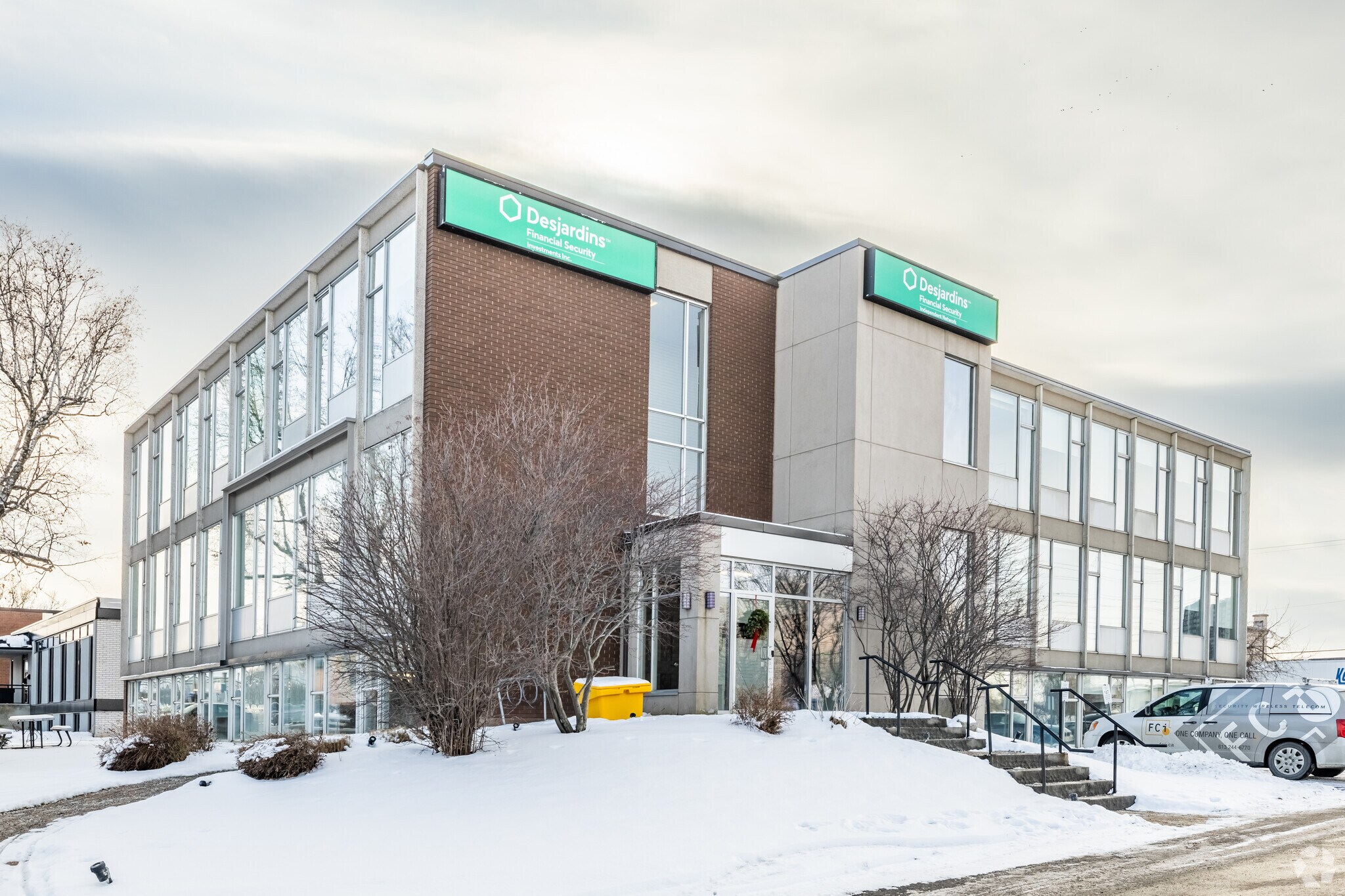 880 Lady Ellen Pl, Ottawa, ON for sale Primary Photo- Image 1 of 1