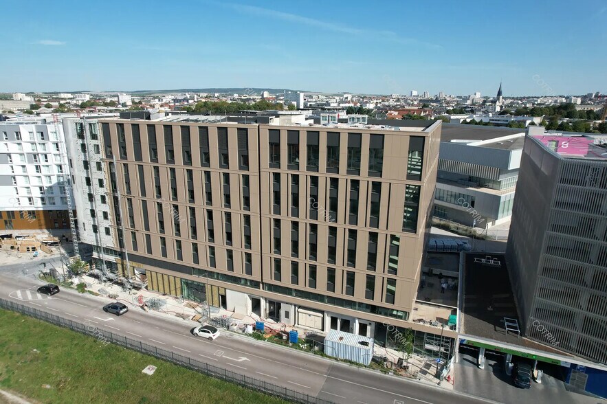 Bureau dans Reims à louer - Photo du bâtiment - Image 2 de 3