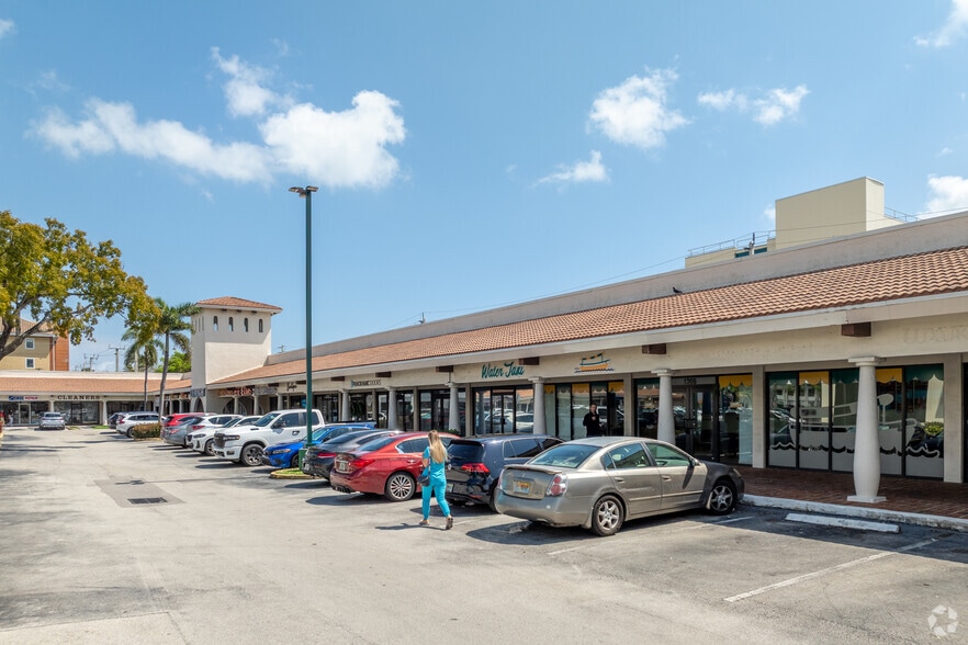 1300-1430 SE 17th St, Fort Lauderdale, FL à louer - Photo du bâtiment - Image 3 de 11