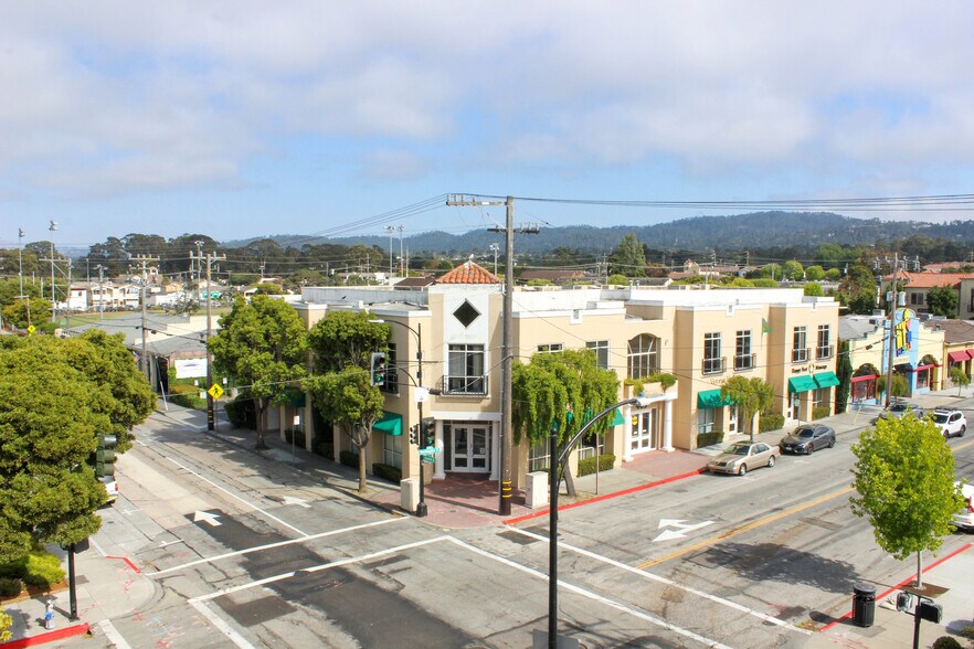 409 Washington St, Monterey, CA à louer - Photo du bâtiment - Image 1 de 6
