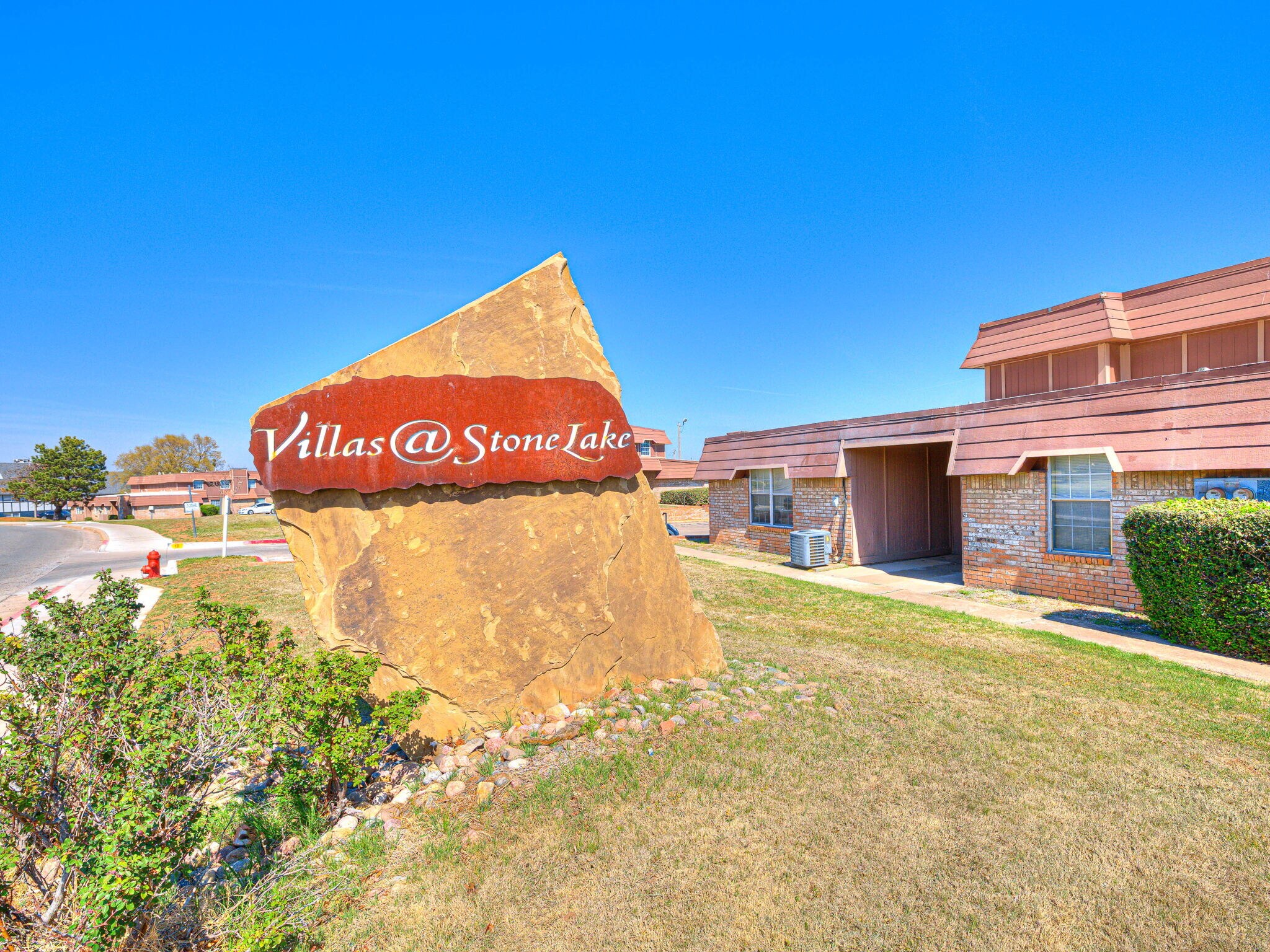 7404 Lyrewood Ln, Oklahoma City, OK à vendre Photo principale- Image 1 de 150