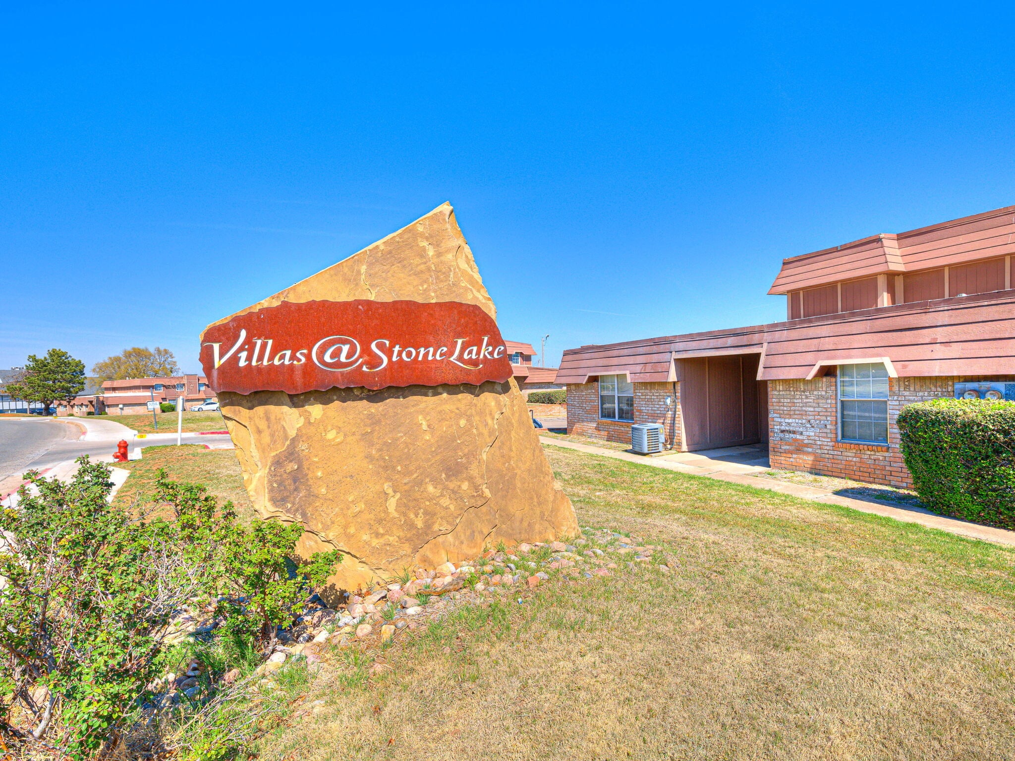 7404 Lyrewood Ln, Oklahoma City, OK for sale Primary Photo- Image 1 of 150