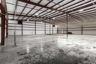 111 Industrial Blvd, Winter Haven, FL for lease Interior Photo- Image 2 of 10