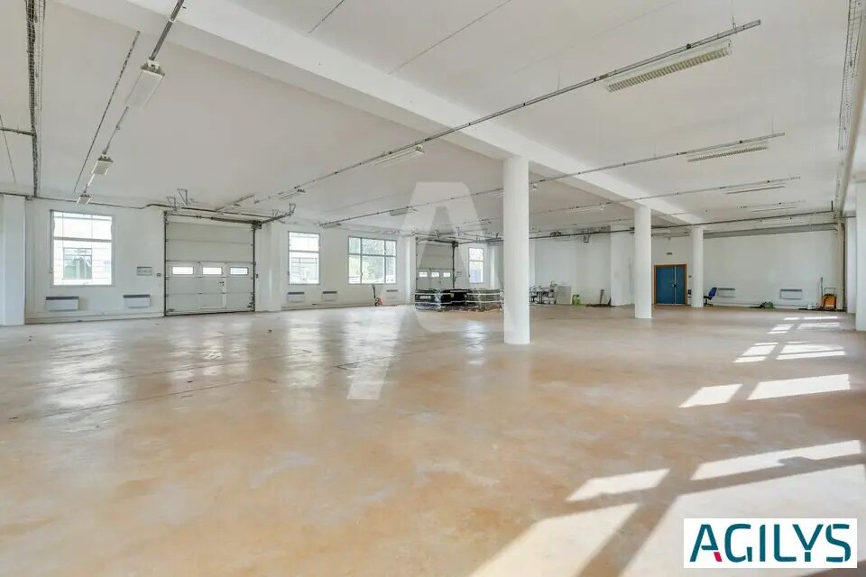 Flex in Les Ulis for lease Building Photo- Image 1 of 9