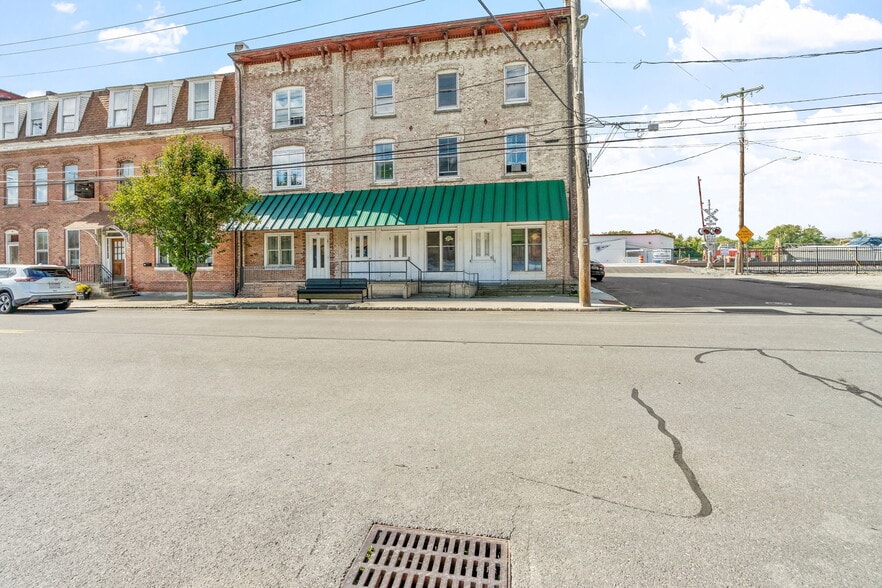 98 S Main St, Castleton On Hudson, NY for sale - Building Photo - Image 3 of 29