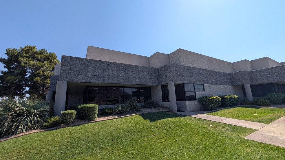 2001 W Alameda Dr, Tempe, AZ à louer - Photo du bâtiment - Image 1 de 8