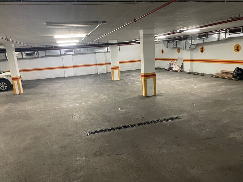 4142 College Point Blvd, Flushing, NY à vendre - Photo intérieure - Image 3 de 14