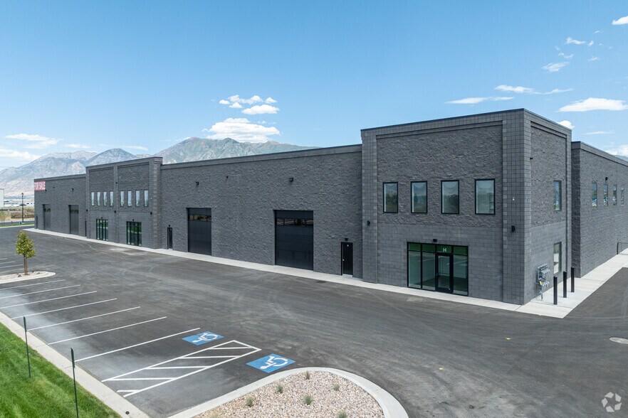 1564 250 W, Spanish Fork, UT à vendre - Photo du bâtiment - Image 1 de 27
